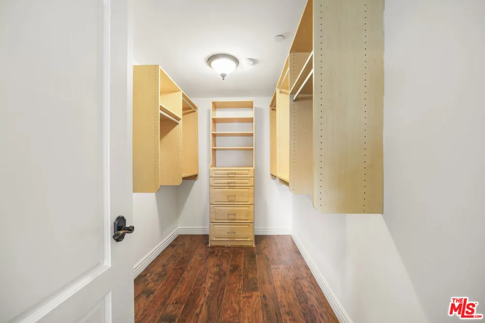 1135 Rexford Drive #302 Los Angeles, CA 90035