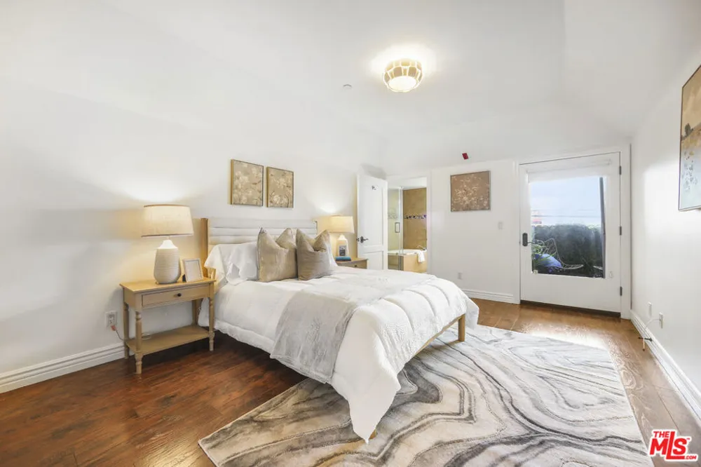 1135 Rexford Drive #302 Los Angeles, CA 90035