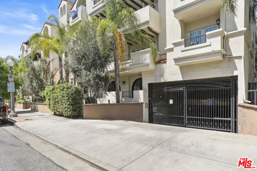 1135 Rexford Drive #302 Los Angeles, CA 90035