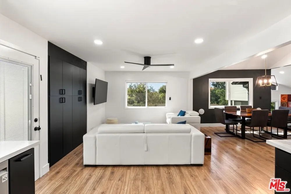 4118 Oak Hollow Road Calabasas, CA 91302