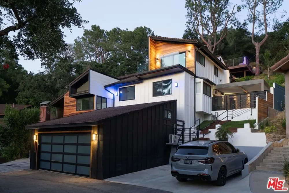 4118 Oak Hollow Road Calabasas, CA 91302