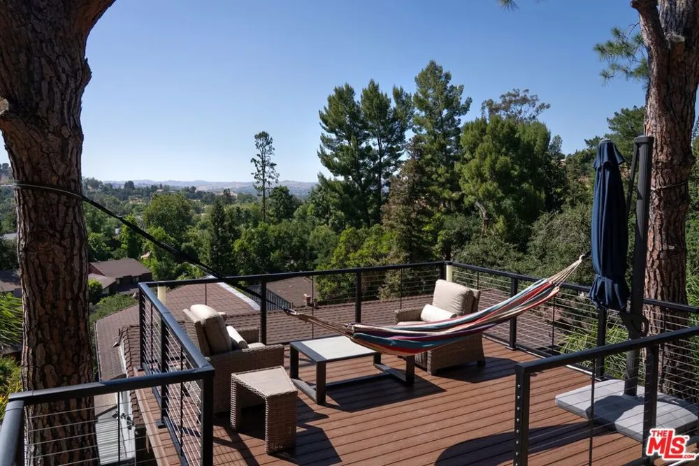 4118 Oak Hollow Road Calabasas, CA 91302