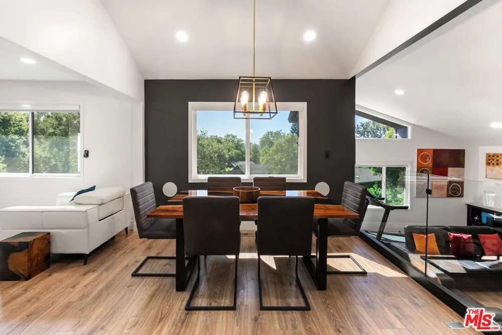 4118 Oak Hollow Road Calabasas, CA 91302