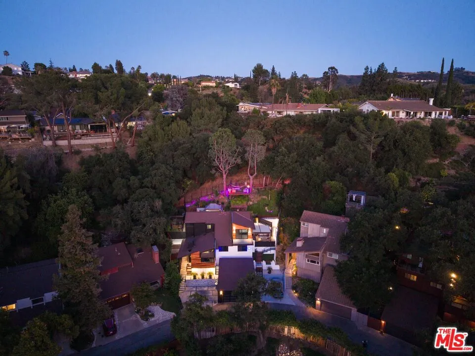 4118 Oak Hollow Road Calabasas, CA 91302