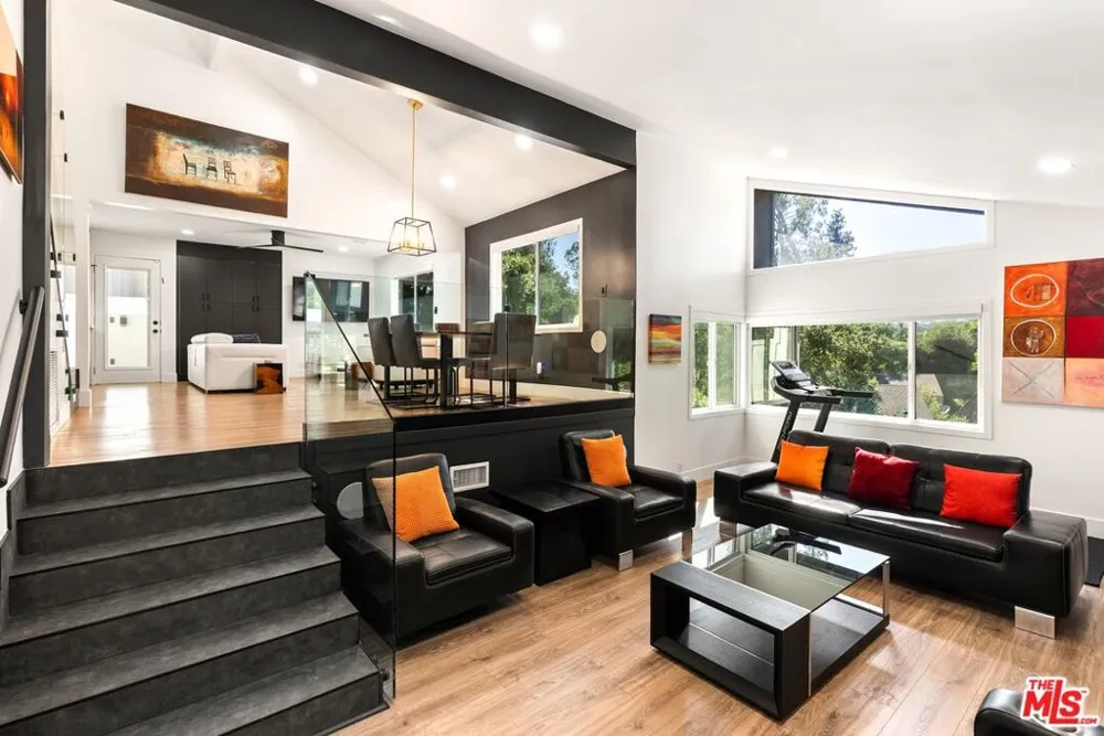4118 Oak Hollow Road Calabasas, CA 91302