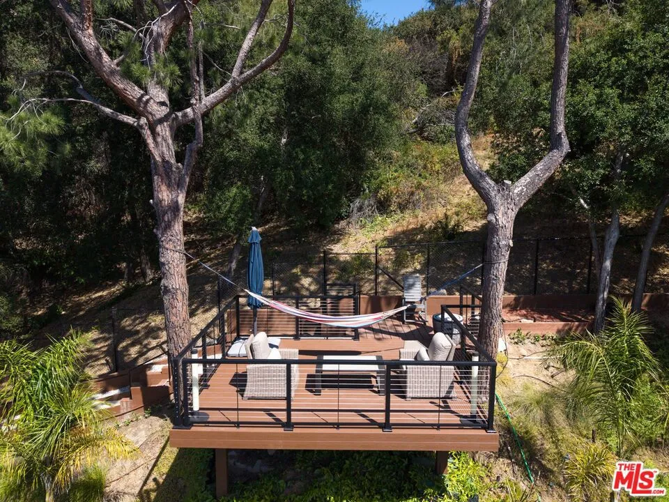 4118 Oak Hollow Road Calabasas, CA 91302