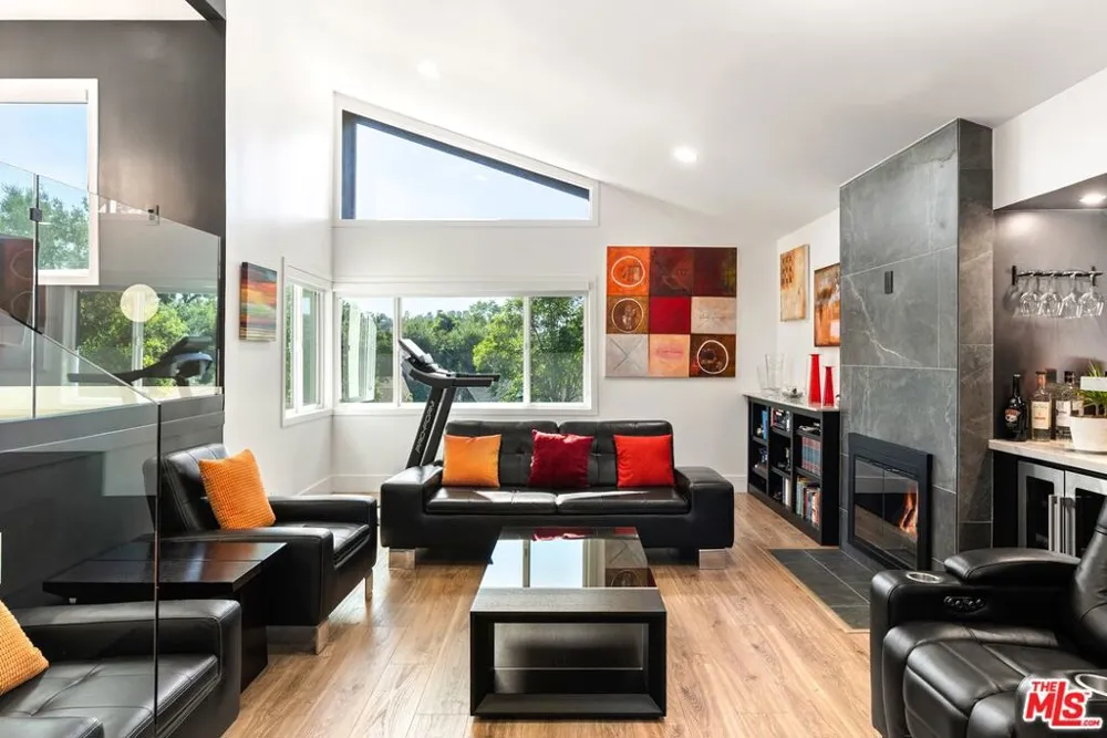4118 Oak Hollow Road Calabasas, CA 91302