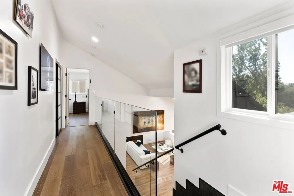 4118 Oak Hollow Road Calabasas, CA 91302