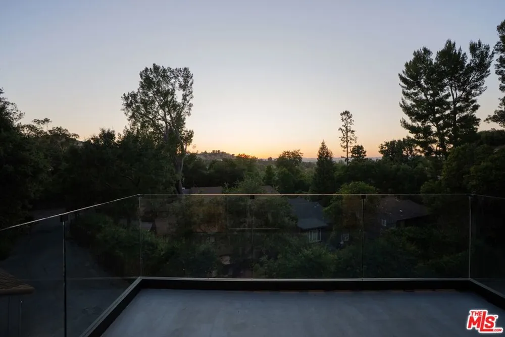 4118 Oak Hollow Road Calabasas, CA 91302