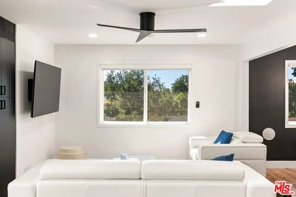 4118 Oak Hollow Road Calabasas, CA 91302