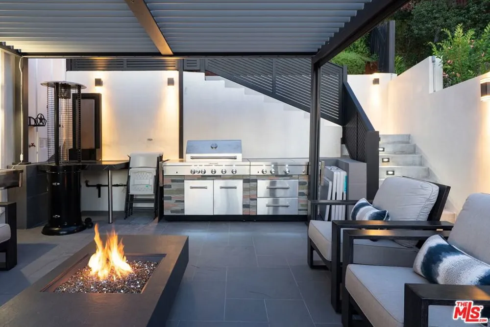 4118 Oak Hollow Road Calabasas, CA 91302
