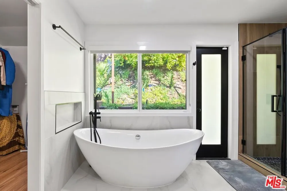 4118 Oak Hollow Road Calabasas, CA 91302