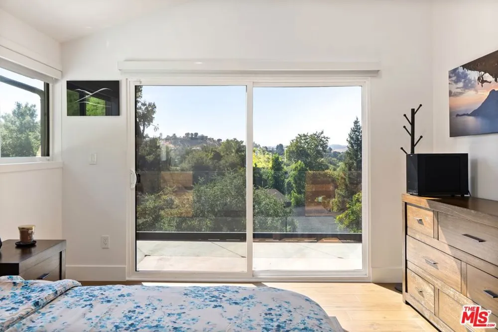4118 Oak Hollow Road Calabasas, CA 91302