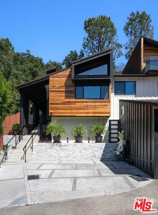 4118 Oak Hollow Road Calabasas, CA 91302