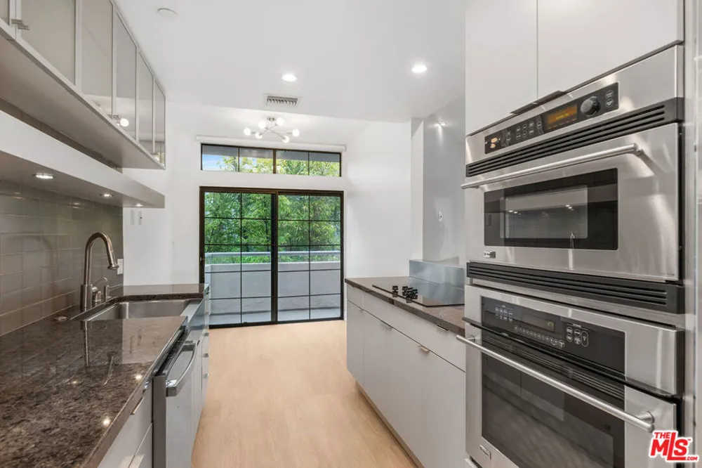 200 Swall Drive #PH9 Beverly Hills, CA 90211