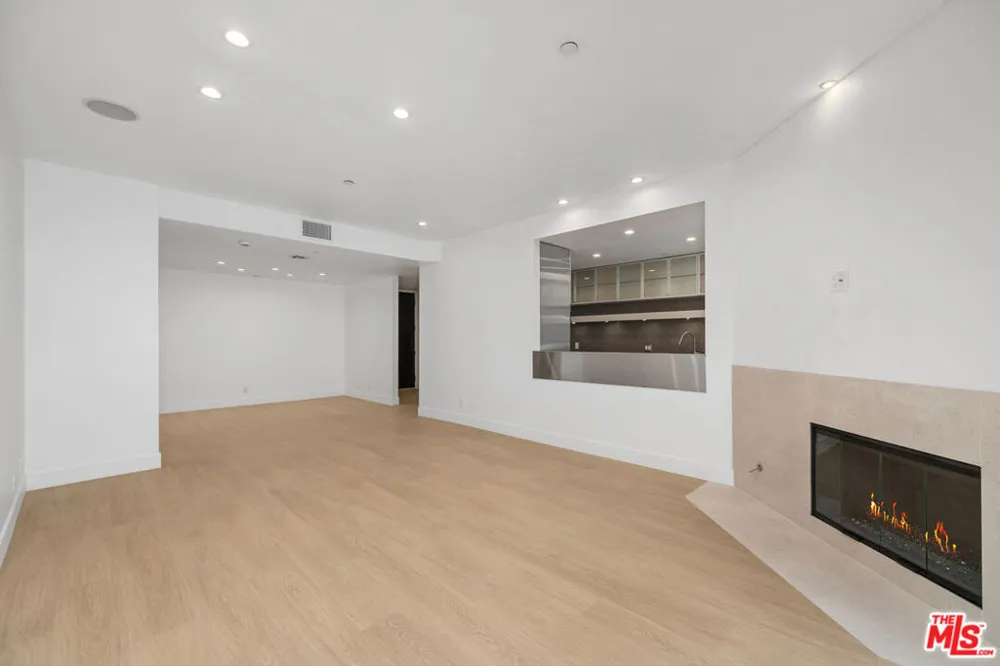 200 Swall Drive #PH9 Beverly Hills, CA 90211