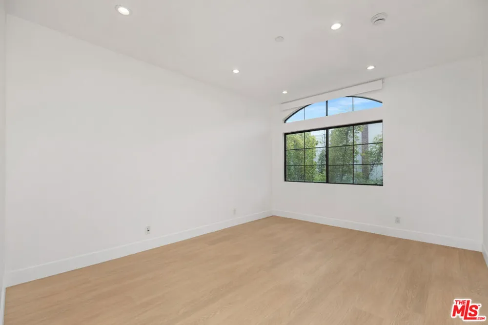 200 Swall Drive #PH9 Beverly Hills, CA 90211