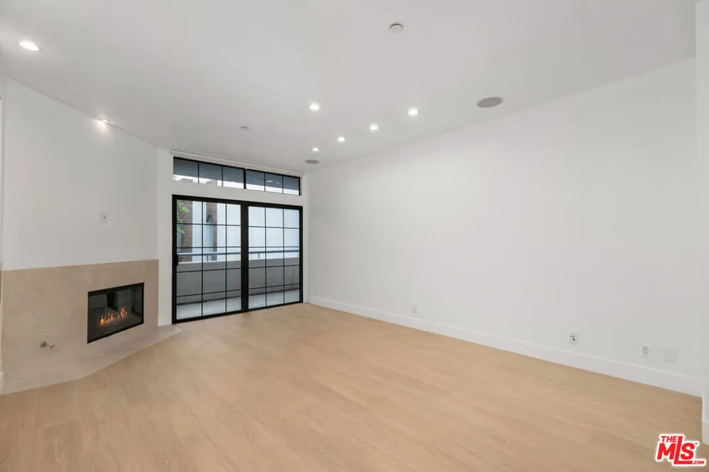 200 Swall Drive #PH9 Beverly Hills, CA 90211