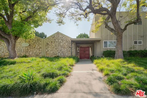 4353 Colfax Avenue #34