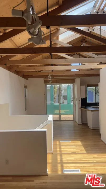 656 Angelus Place Los Angeles, CA 90291