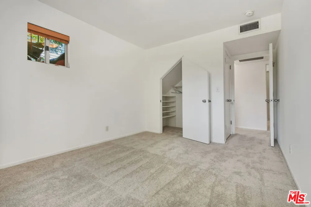 656 Angelus Place Los Angeles, CA 90291