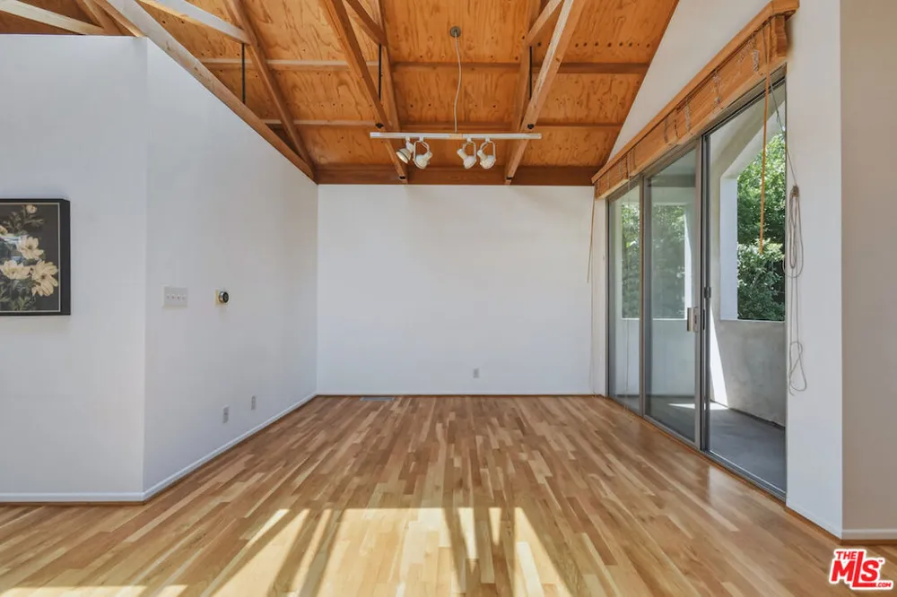 656 Angelus Place Los Angeles, CA 90291