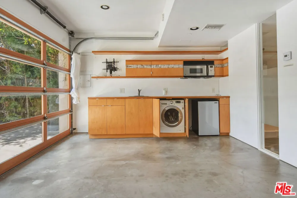 656 Angelus Place Los Angeles, CA 90291