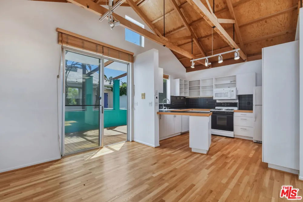 656 Angelus Place Los Angeles, CA 90291
