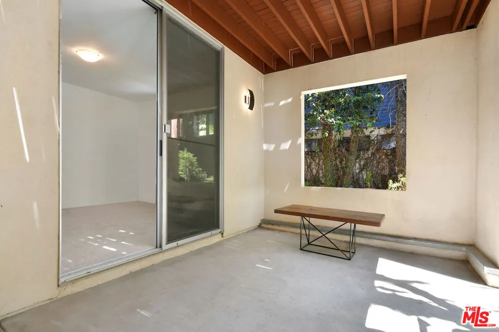 656 Angelus Place Los Angeles, CA 90291