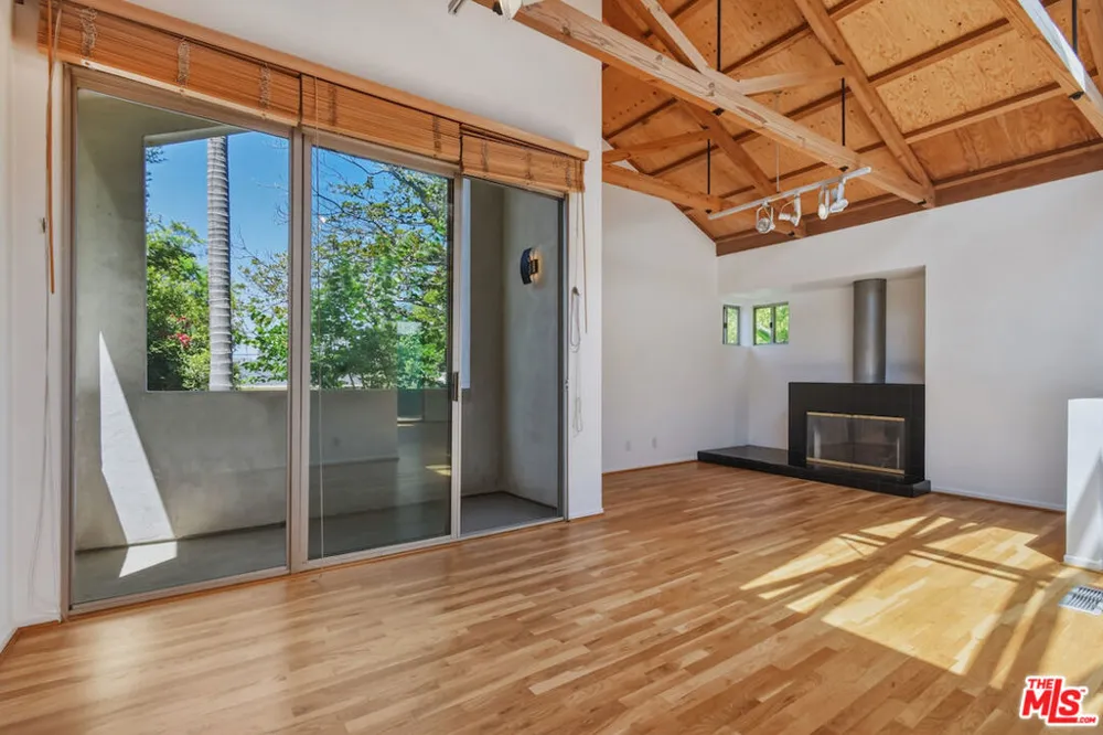 656 Angelus Place Los Angeles, CA 90291