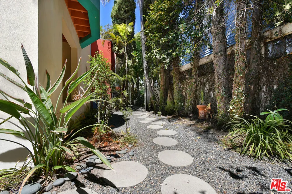 656 Angelus Place Los Angeles, CA 90291
