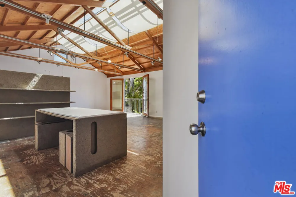 656 Angelus Place Los Angeles, CA 90291