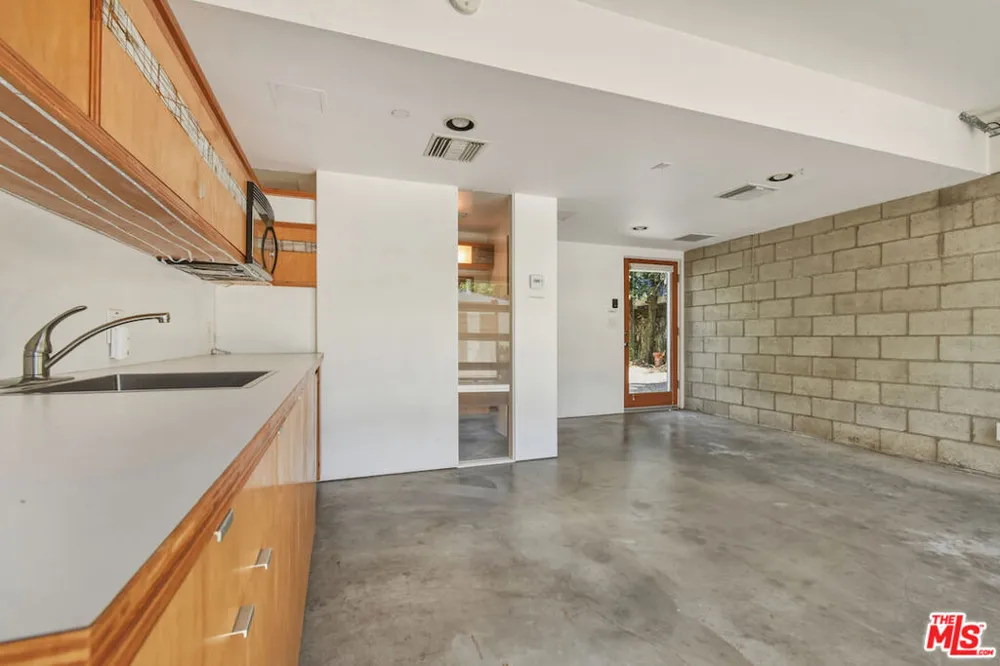656 Angelus Place Los Angeles, CA 90291