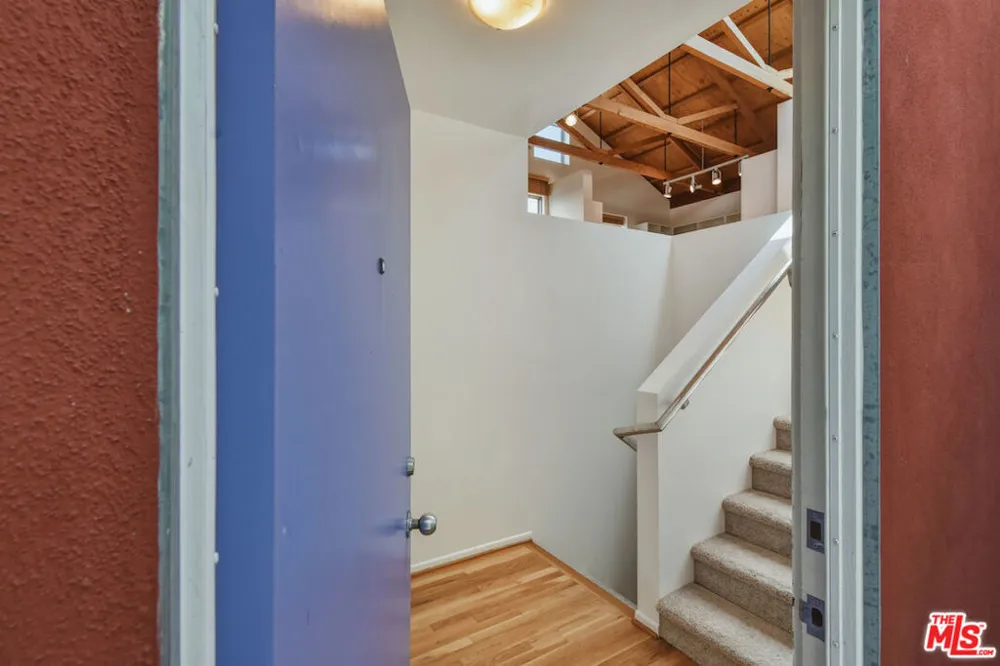 656 Angelus Place Los Angeles, CA 90291