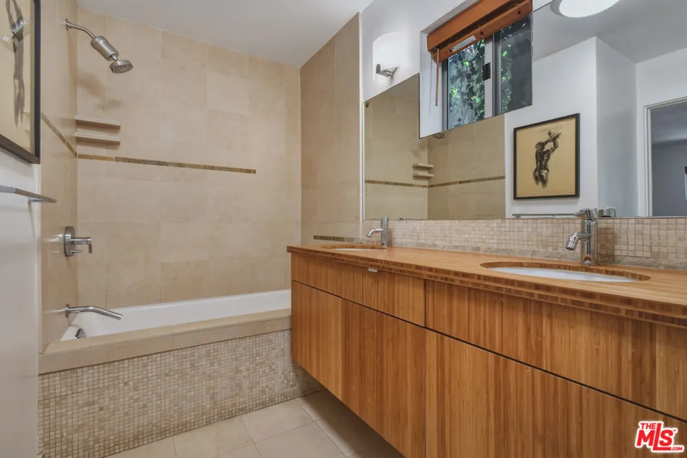 656 Angelus Place Los Angeles, CA 90291