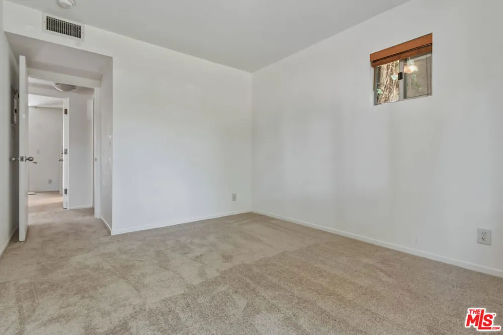 656 Angelus Place Los Angeles, CA 90291