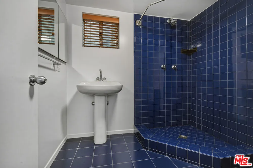 656 Angelus Place Los Angeles, CA 90291