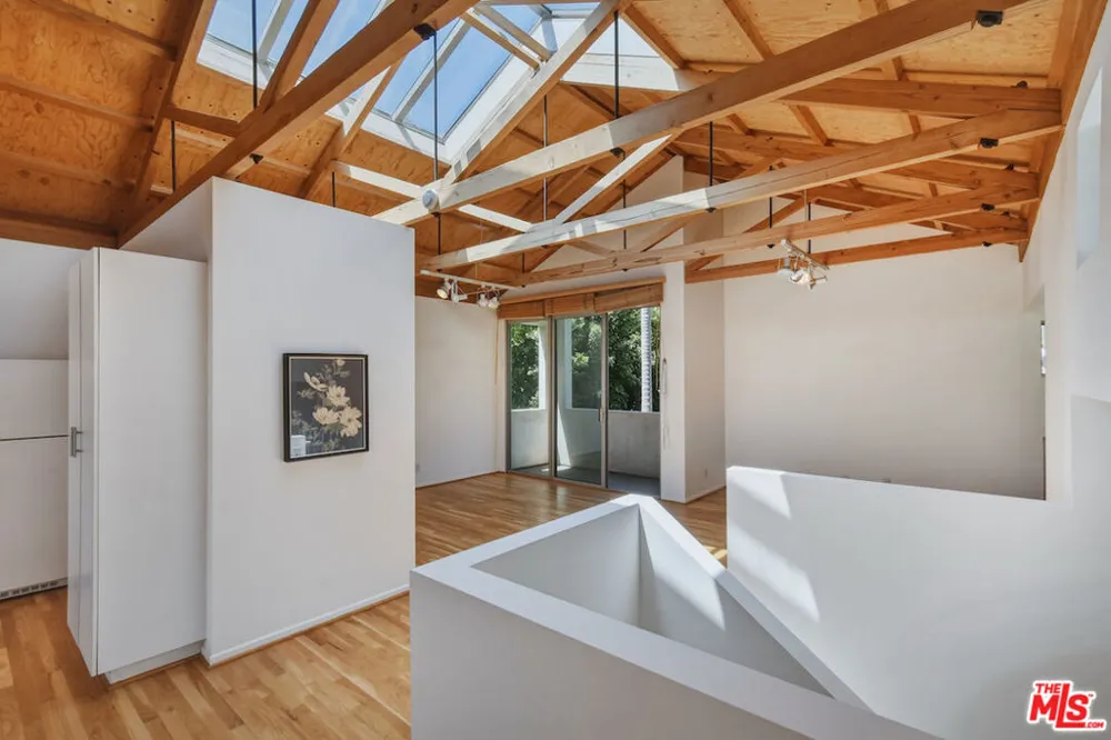 656 Angelus Place Los Angeles, CA 90291
