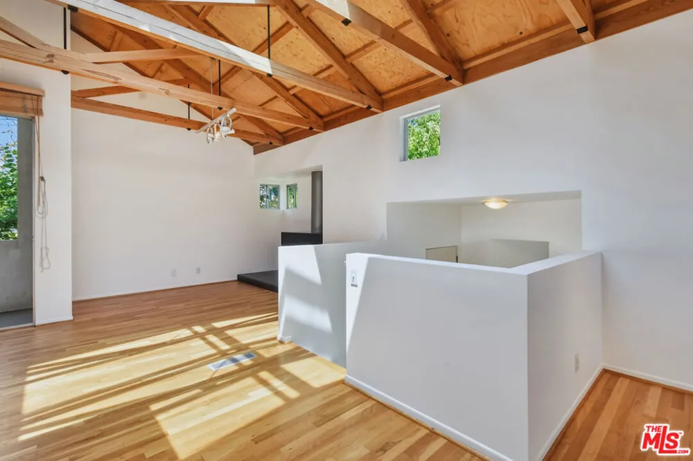 656 Angelus Place Los Angeles, CA 90291