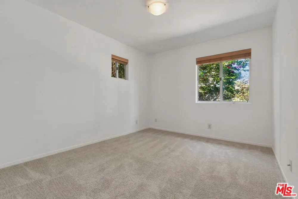 656 Angelus Place Los Angeles, CA 90291
