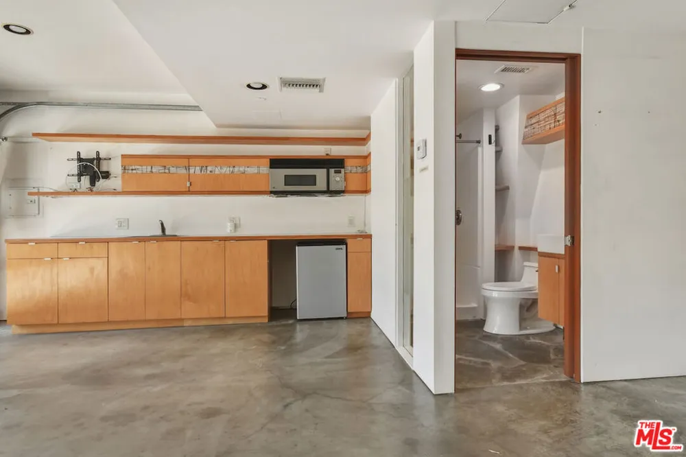 656 Angelus Place Los Angeles, CA 90291