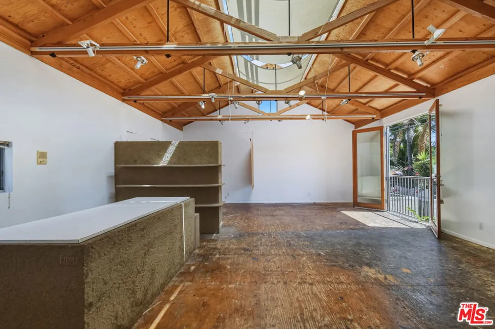 656 Angelus Place Los Angeles, CA 90291