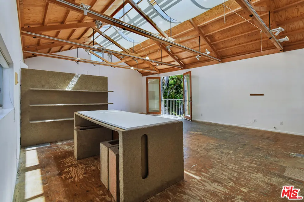 656 Angelus Place Los Angeles, CA 90291