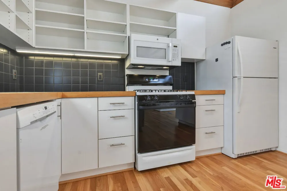656 Angelus Place Los Angeles, CA 90291