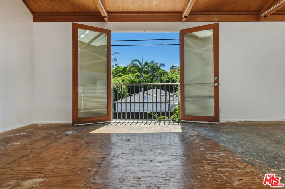 656 Angelus Place Los Angeles, CA 90291
