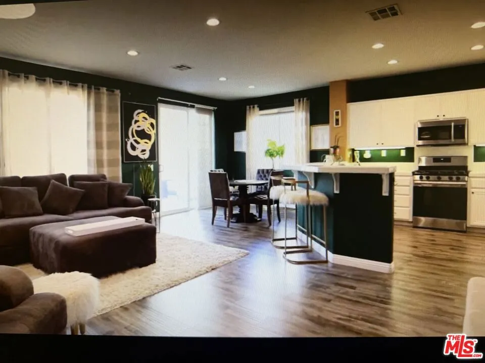 12452 Sonoma Drive Pacoima, CA 91331