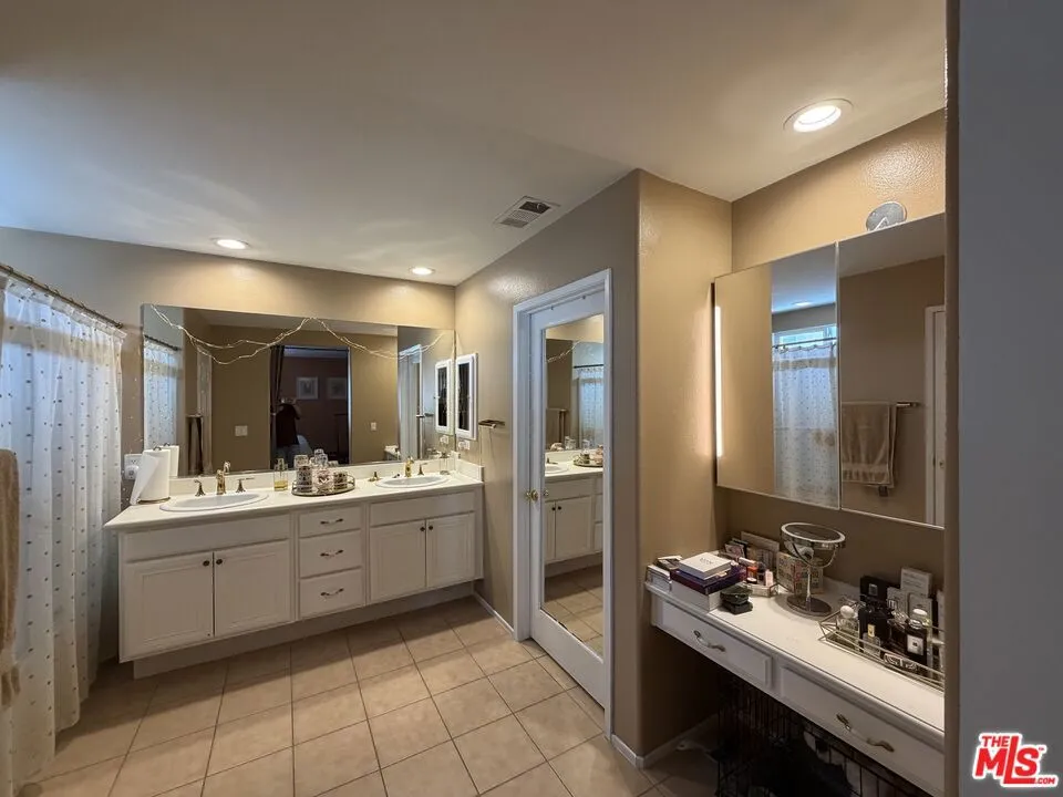 12452 Sonoma Drive Pacoima, CA 91331