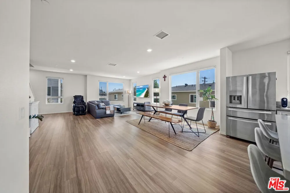 10712 Parrot Avenue Downey, CA 90241