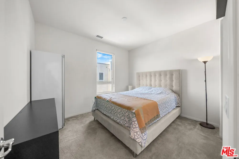 10712 Parrot Avenue Downey, CA 90241