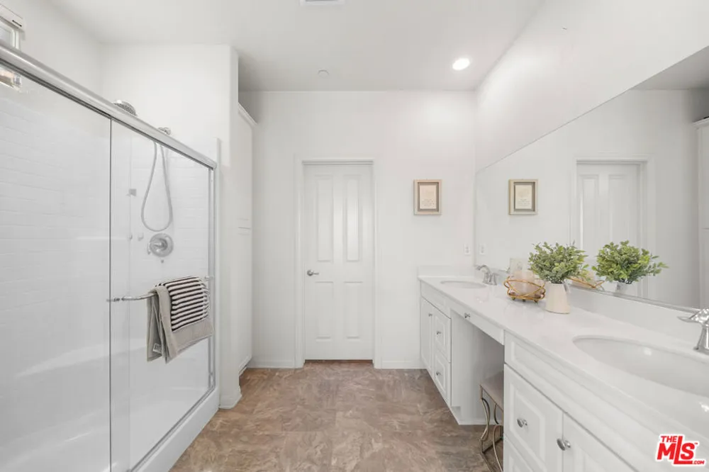 10712 Parrot Avenue Downey, CA 90241
